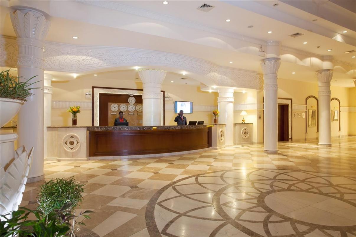 Hotel Ledger Plaza バンギ エクステリア 写真