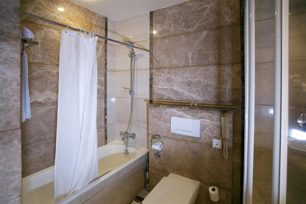 Hotel Ledger Plaza バンギ エクステリア 写真